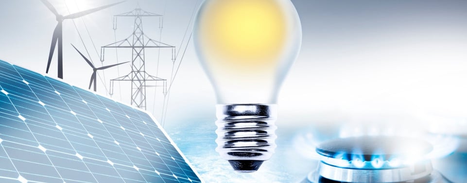 Glühbirne, Gasherd, Solarplatten, Windräder und Hochspannungsleitungen
